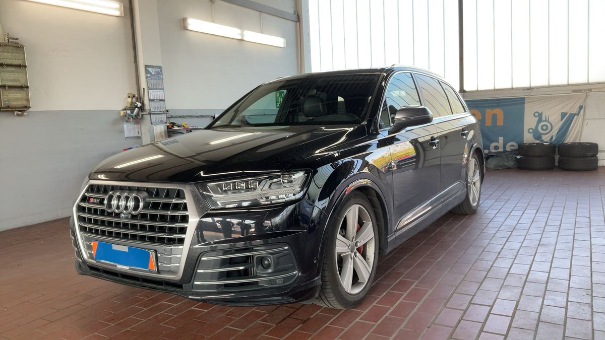 Audi SQ7 2016 — photo 1