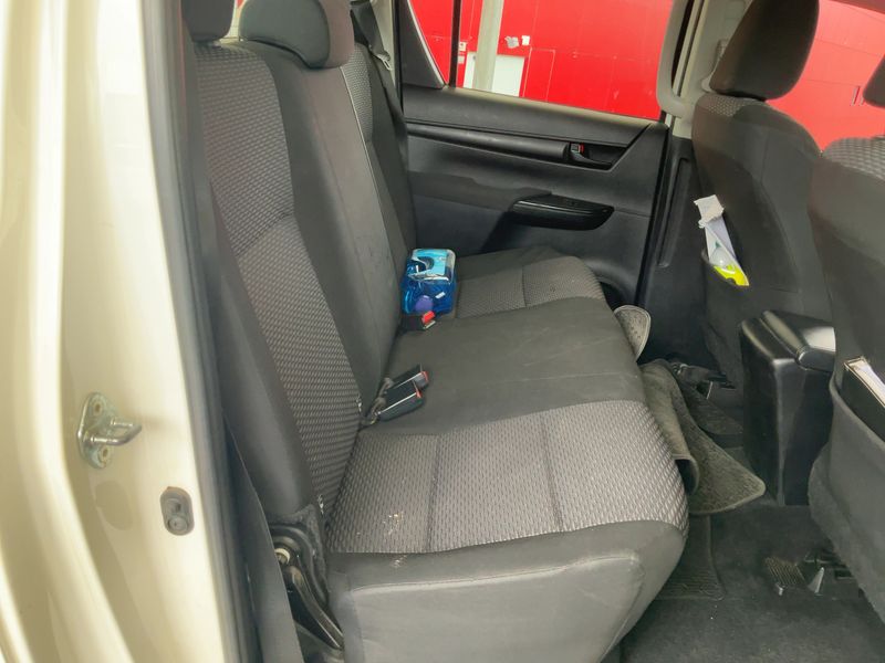 Toyota Hilux 2.4 D-4D Double Cab Le Cap 4WD — zdjęcie 14