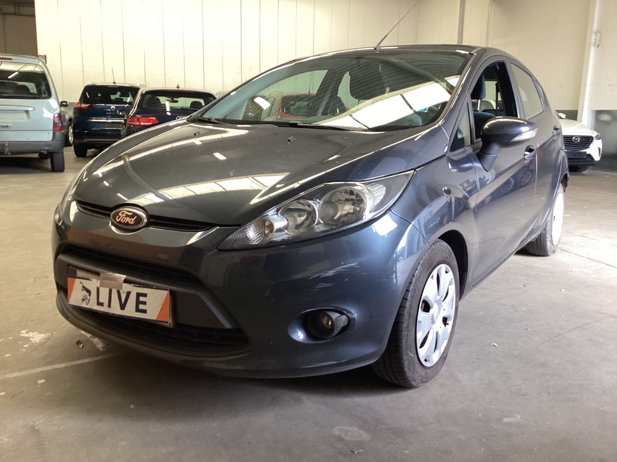 Ford Fiesta 2010 — photo 1