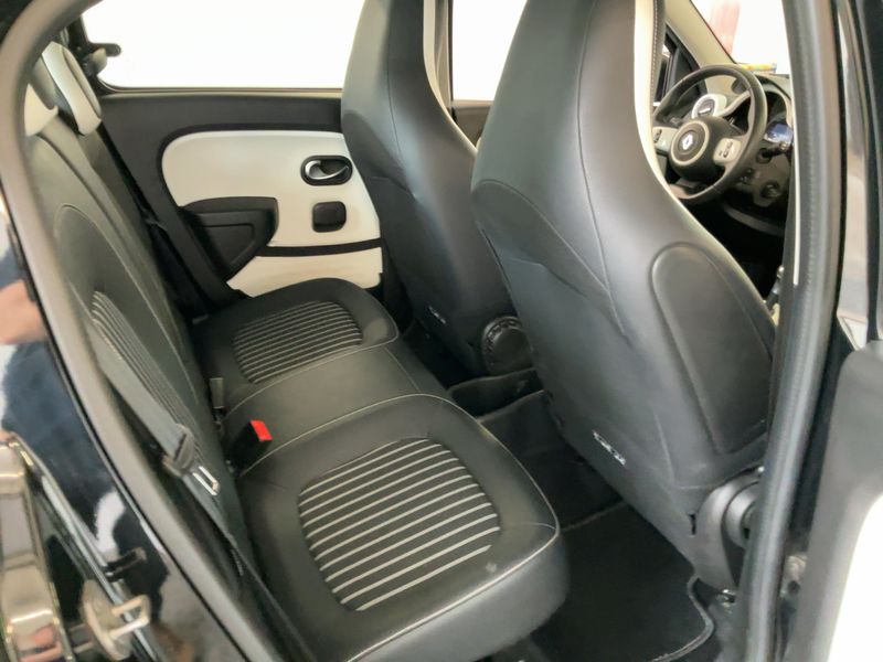 Renault Twingo 0.9 TCe Intens — zdjęcie 14