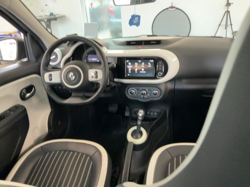 Renault Twingo 0.9 TCe Intens — zdjęcie 12