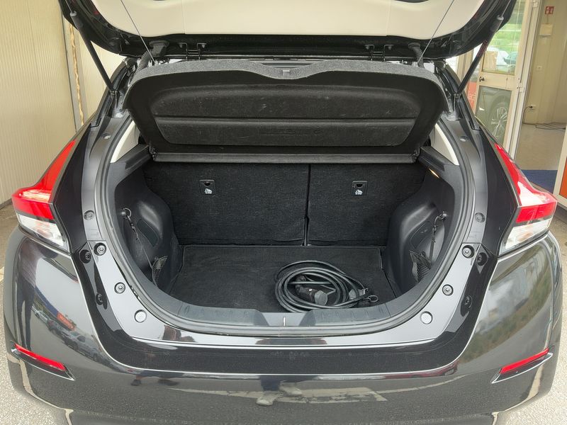 Nissan Leaf electric drive 110 kW Tekna — zdjęcie 10