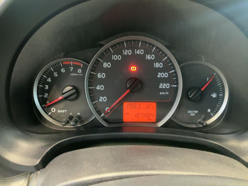 Toyota Yaris 1.0 VVT-i Life — zdjęcie 13