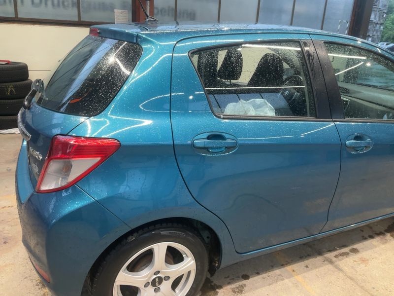 Toyota Yaris 1.0 VVT-i Life — zdjęcie 6