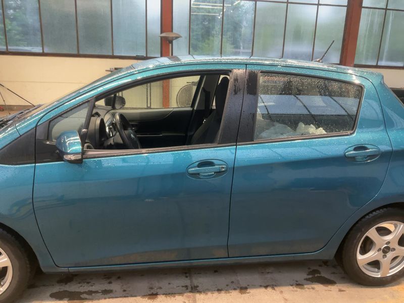 Toyota Yaris 1.0 VVT-i Life — zdjęcie 4