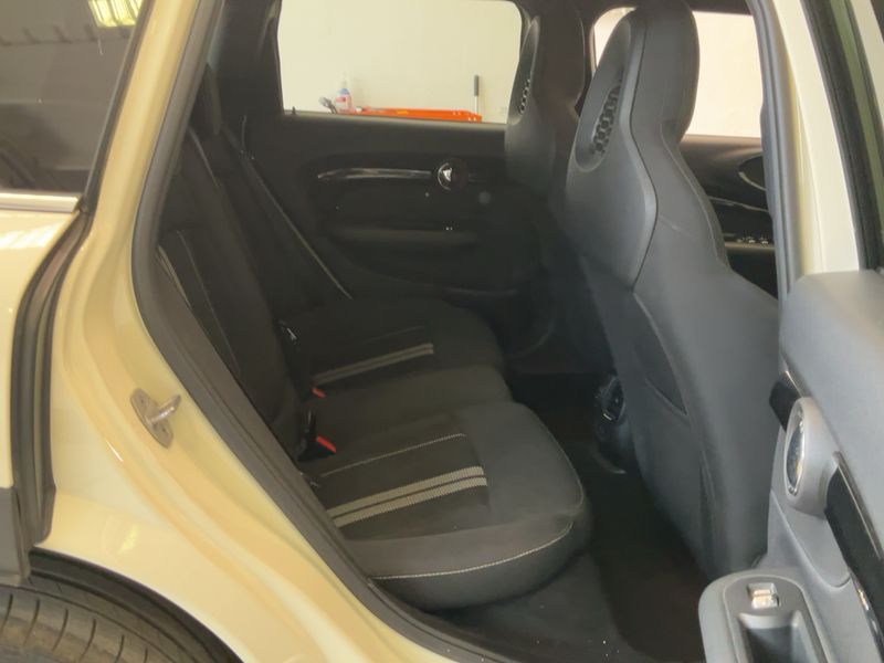 MINI Clubman John Cooper Works ALL4 — zdjęcie 14