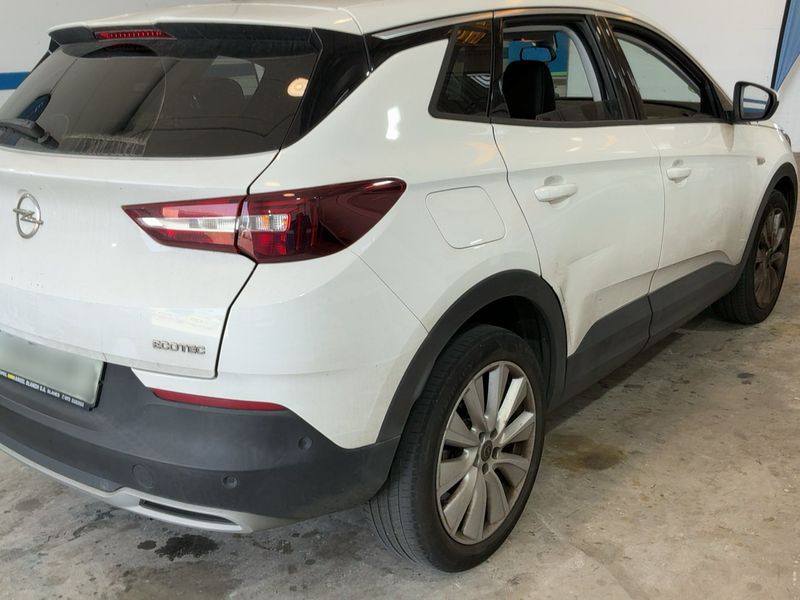 Opel Grandland X 1.2 Turbo Excellence — zdjęcie 6
