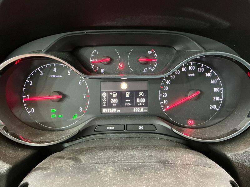 Opel Grandland X 1.2 Turbo Excellence — zdjęcie 13