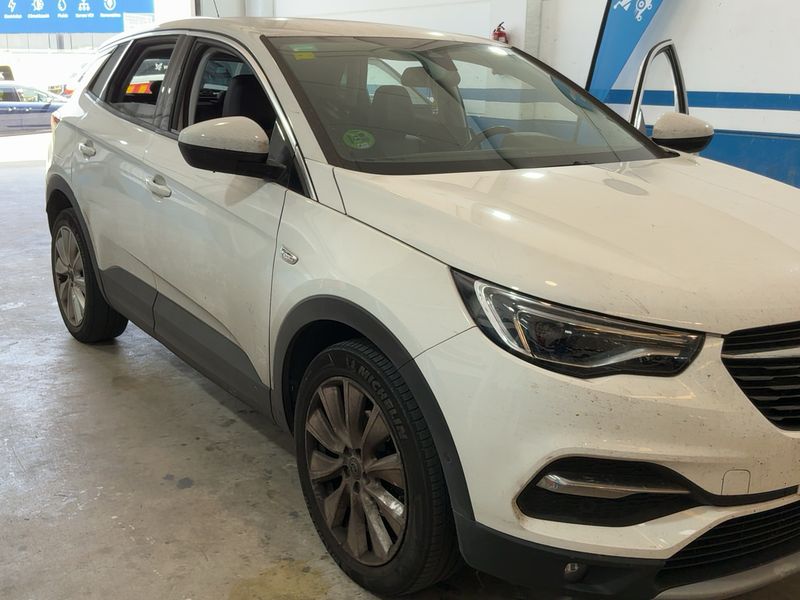 Opel Grandland X 1.2 Turbo Excellence — zdjęcie 8