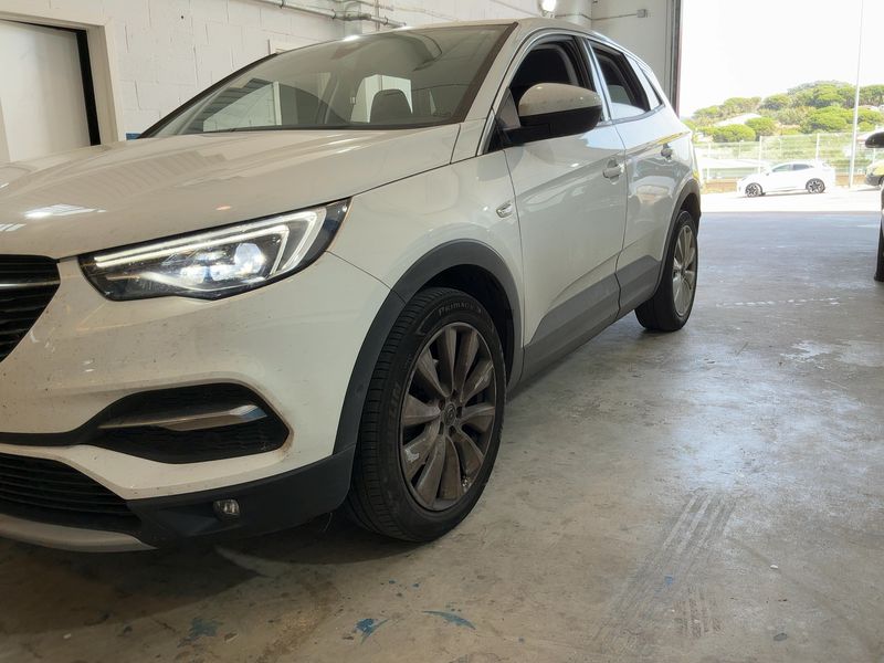 Opel Grandland X 1.2 Turbo Excellence — zdjęcie 2