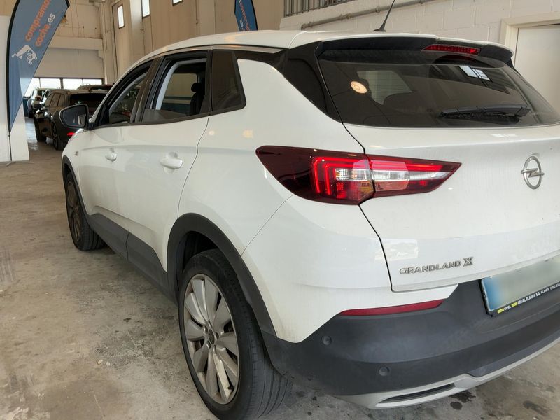Opel Grandland X 1.2 Turbo Excellence — zdjęcie 3