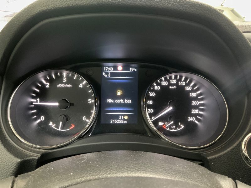 Nissan Qashqai 1.6 dCi Tekna — zdjęcie 13