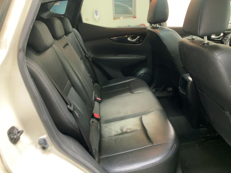 Nissan Qashqai 1.6 dCi Tekna — zdjęcie 14