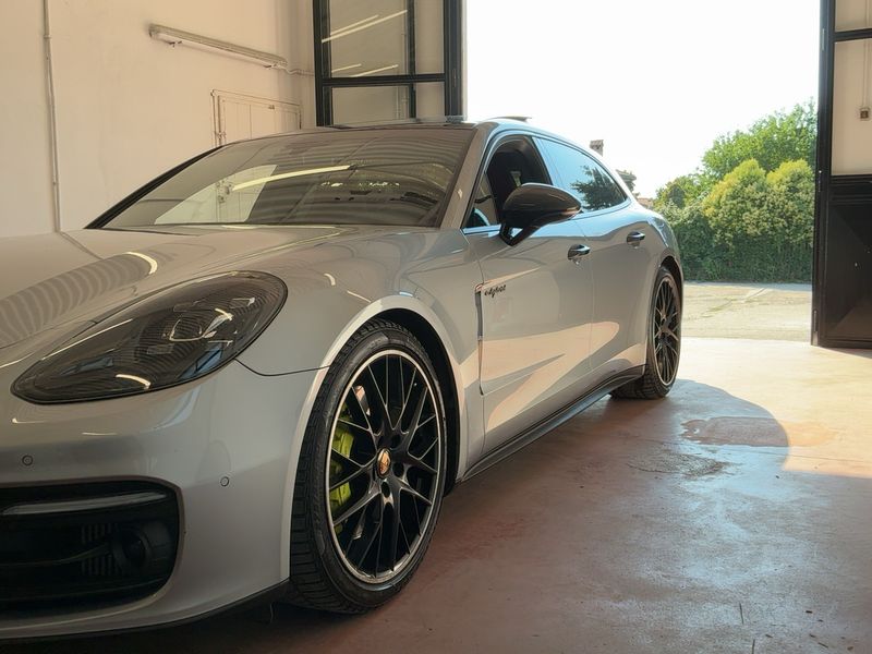 Porsche Panamera Sport Turismo 4 E-Hybrid — zdjęcie 2