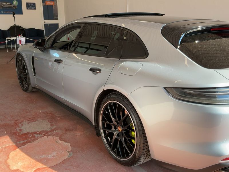Porsche Panamera Sport Turismo 4 E-Hybrid — zdjęcie 3