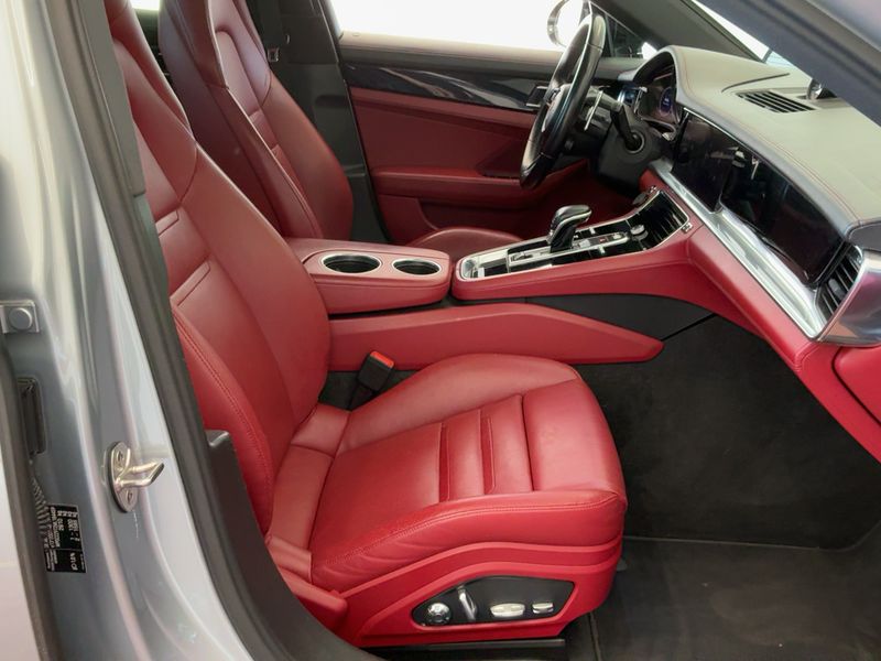Porsche Panamera Sport Turismo 4 E-Hybrid — zdjęcie 11