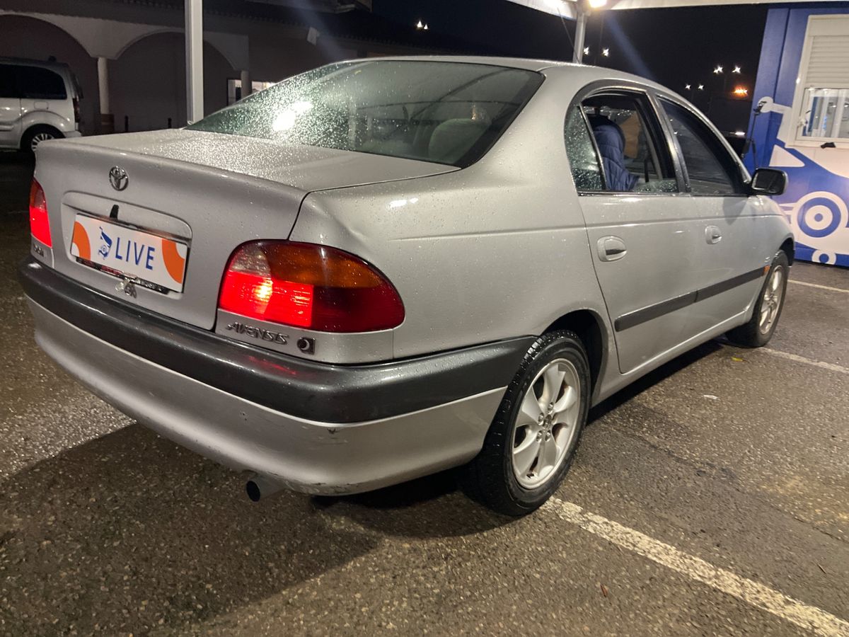 Toyota Avensis 2.0 Turbodiesel Luna