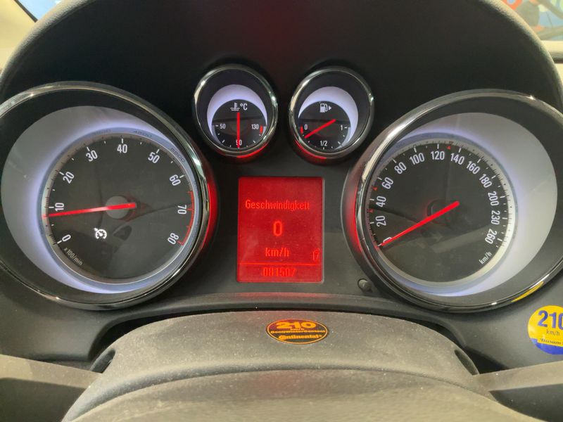 Opel Astra 1.6 Sport 2011 – снимка 19
