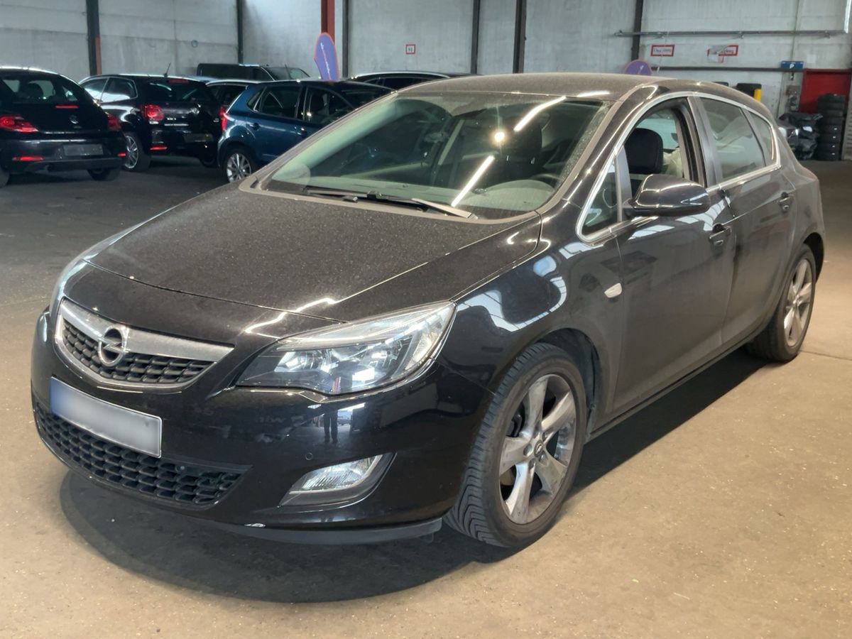 Opel Astra 2011