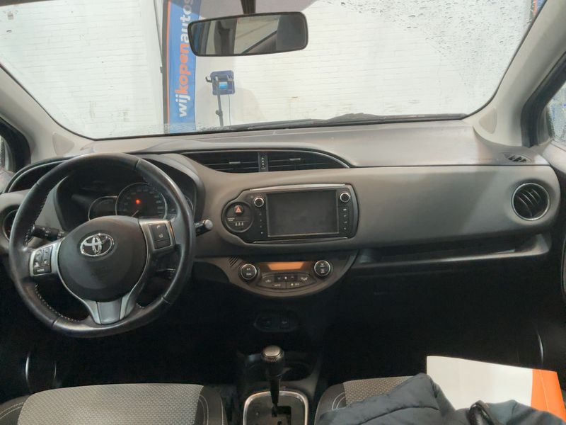 Toyota Yaris 1.5 Hybrid Comfort — zdjęcie 12
