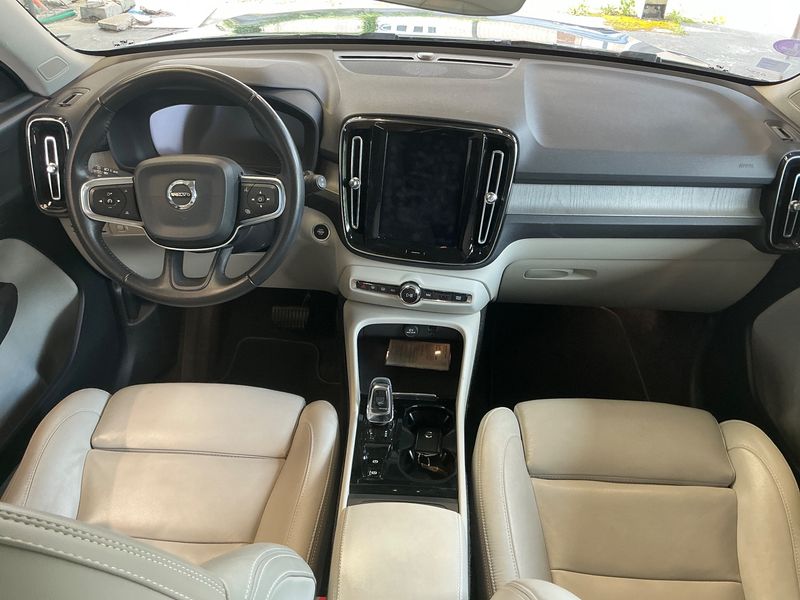 Volvo XC40 1.5 T3 Inscription Luxe 2WD — zdjęcie 12