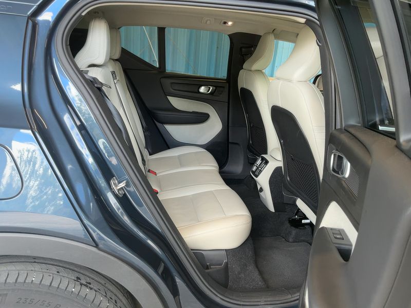 Volvo XC40 1.5 T3 Inscription Luxe 2WD — zdjęcie 14