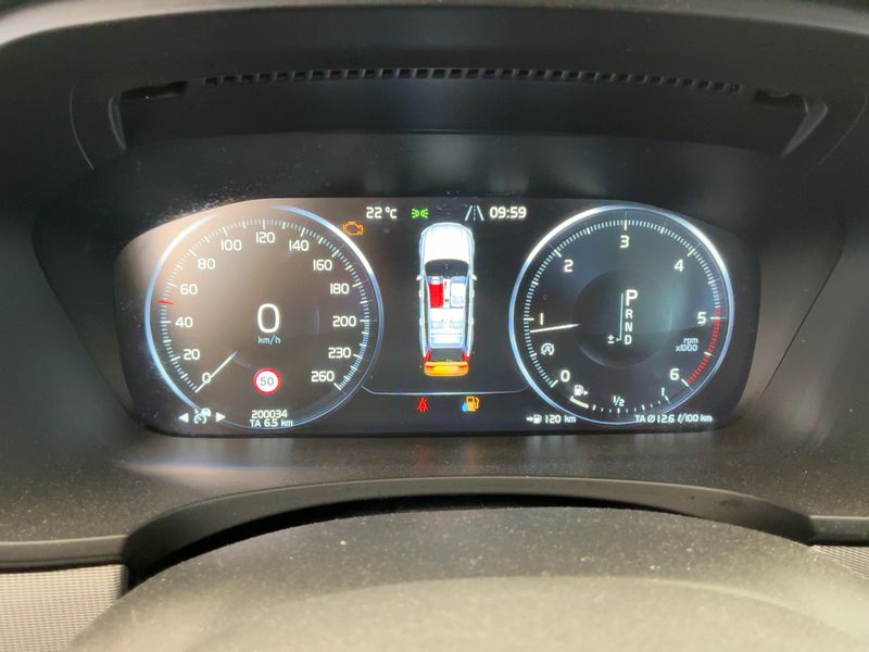 Volvo V90 Cross Country 2.0 D5 Pro AWD — zdjęcie 13