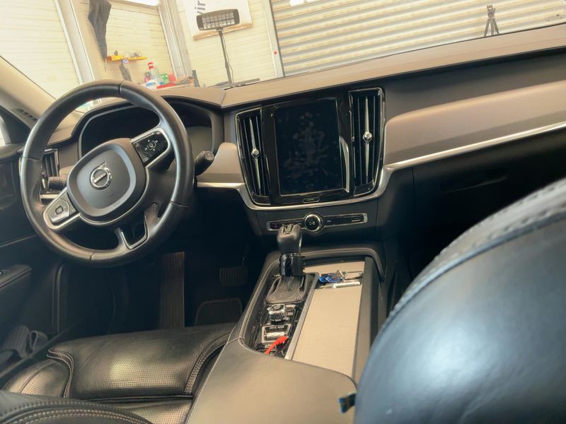 Volvo V90 Cross Country 2.0 D5 Pro AWD — zdjęcie 12
