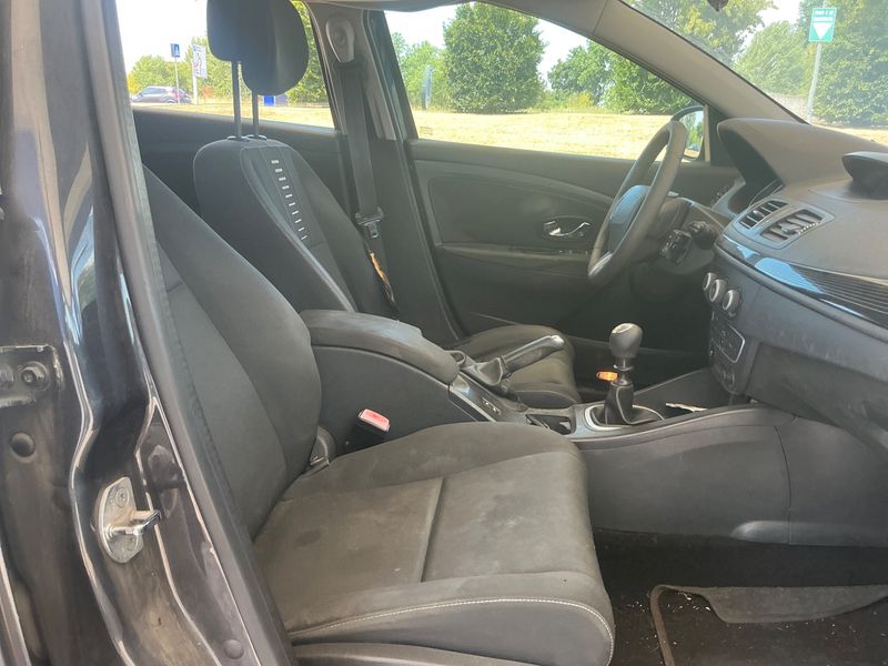 Renault Megane 1.5 dCi Attractive — zdjęcie 3
