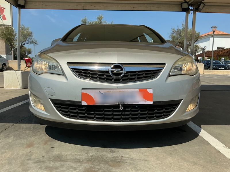 Opel Astra 1.3 CDTI Selective 2012 – снимка 14