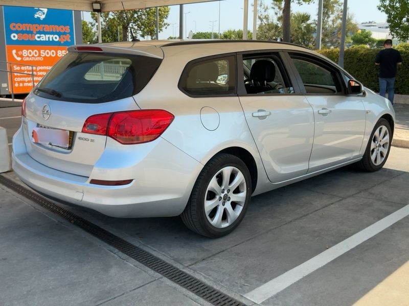 Opel Astra 1.3 CDTI Selective 2012 – снимка 8