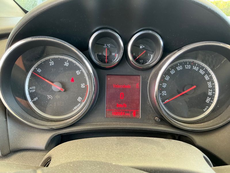 Opel Astra 1.3 CDTI Selective 2012 – снимка 18