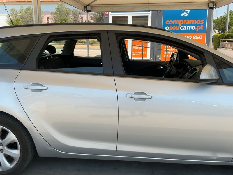 Opel Astra 1.3 CDTI Selective 2012 – снимка 10