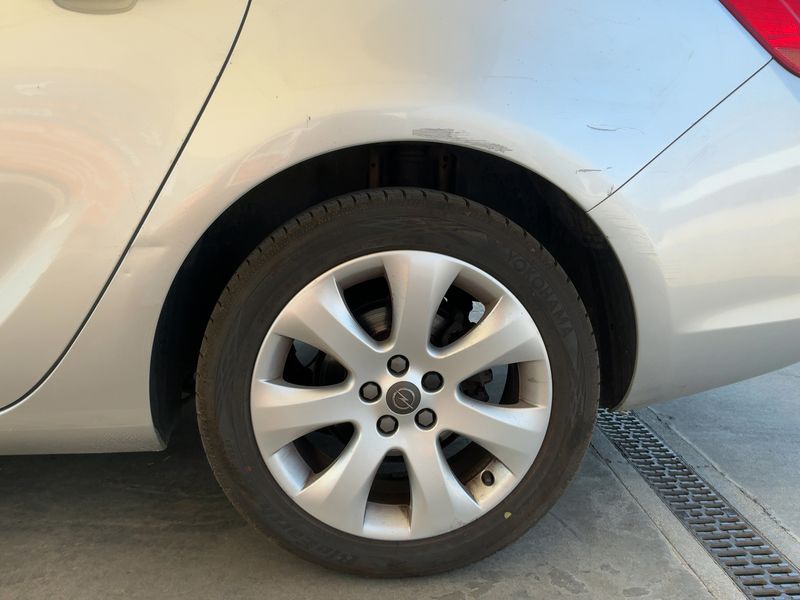 Opel Astra 1.3 CDTI Selective 2012 – снимка 5