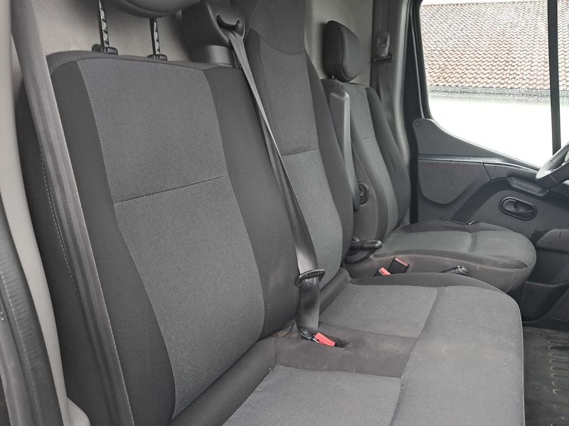 Renault Master 2.3 dCi L1H1 Ka 3,5t — zdjęcie 14