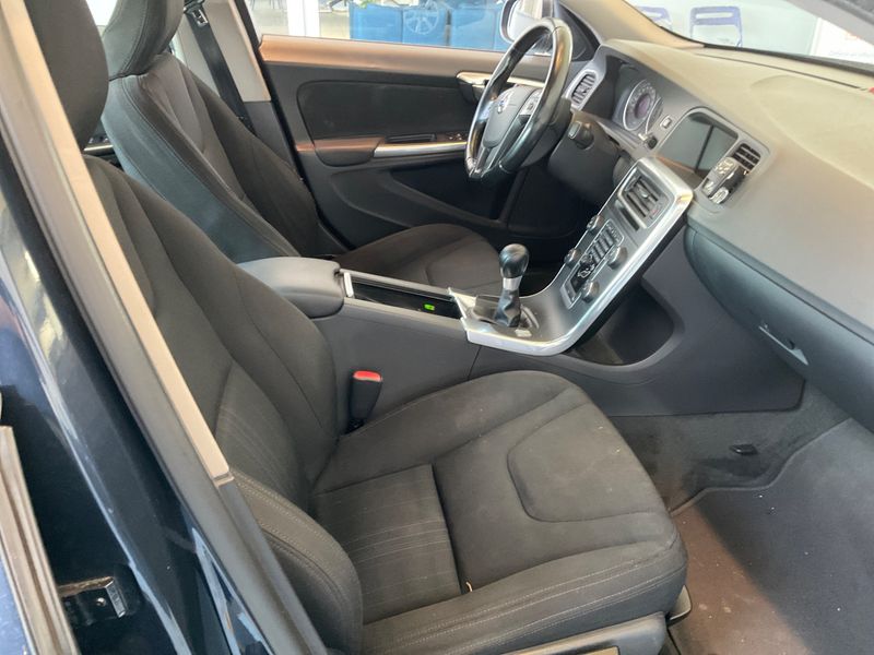 Volvo S60 1.6 D2 Kinetic 2013 – снимка 3