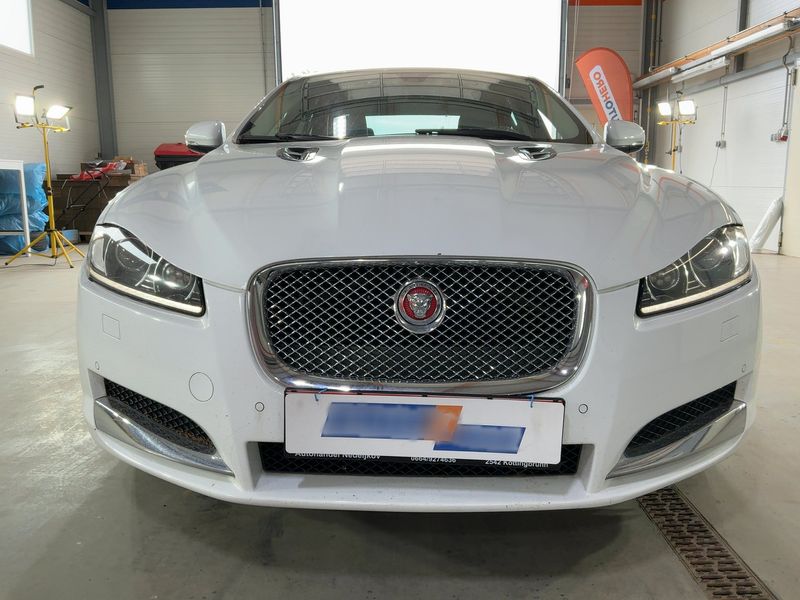 Jaguar XF 2.2 D — zdjęcie 9