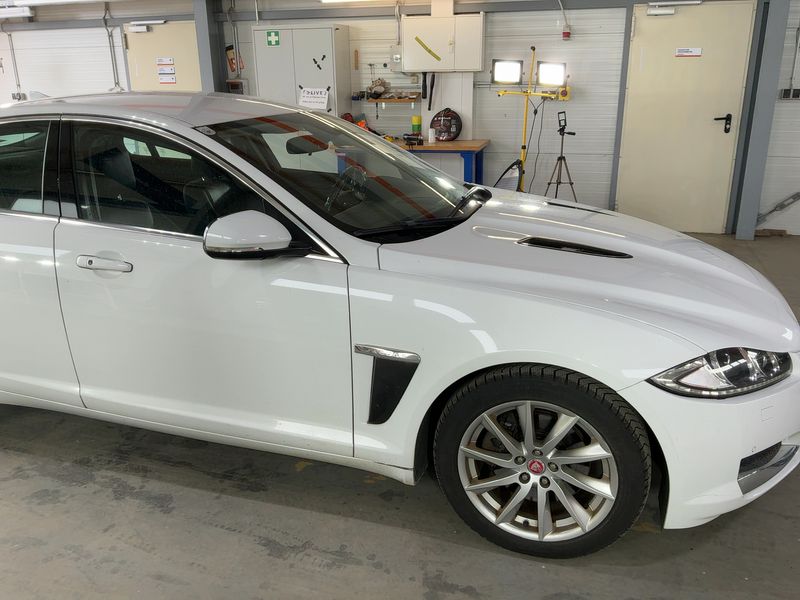 Jaguar XF 2.2 D — zdjęcie 8