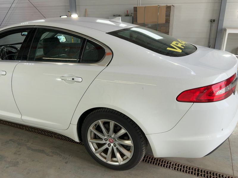 Jaguar XF 2.2 D — zdjęcie 3