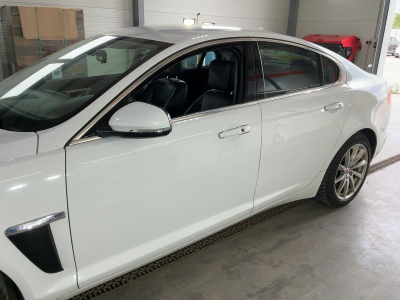 Jaguar XF 2.2 D — zdjęcie 4