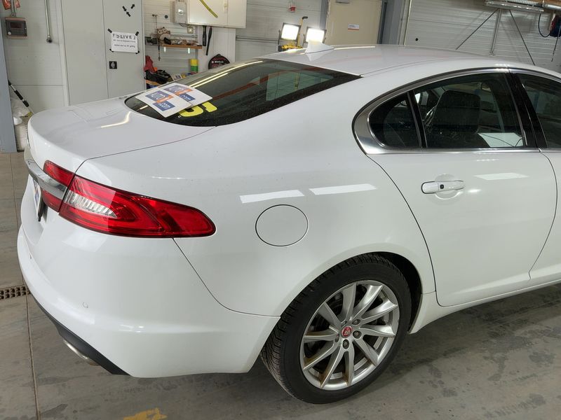 Jaguar XF 2.2 D — zdjęcie 6