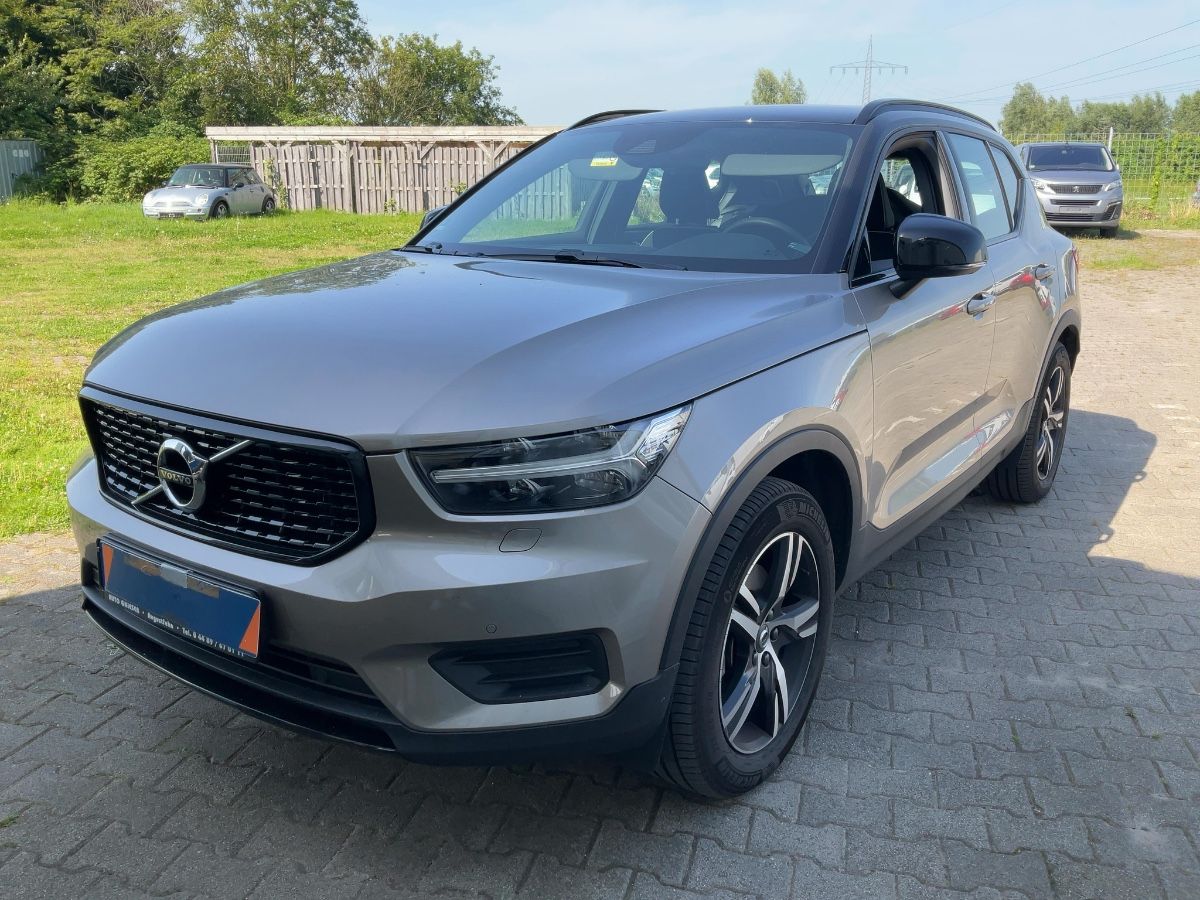 Volvo XC40 2.0 B4 Plus Dark 2WD