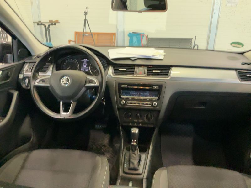 Skoda Rapid Spaceback 1.6 TDI Ambition — zdjęcie 12
