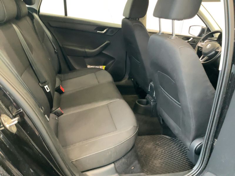 Skoda Rapid Spaceback 1.6 TDI Ambition — zdjęcie 14