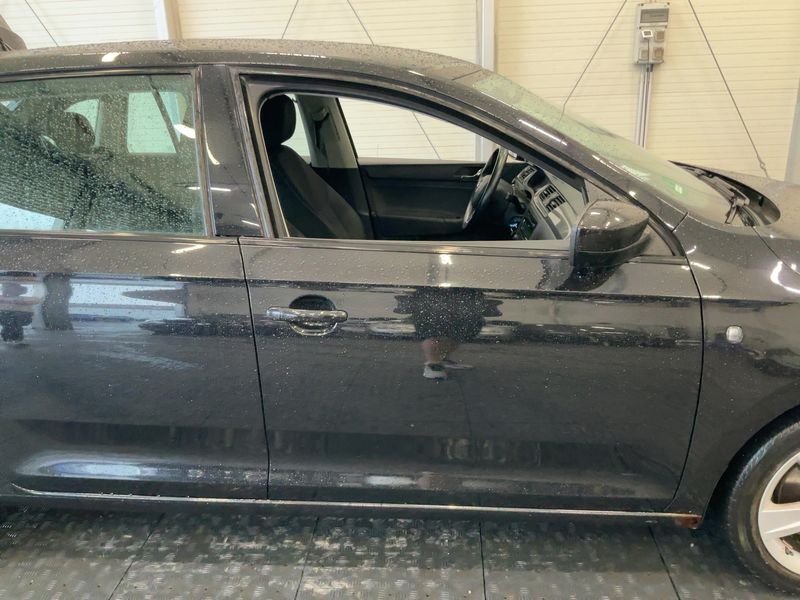 Skoda Rapid Spaceback 1.6 TDI Ambition — zdjęcie 7