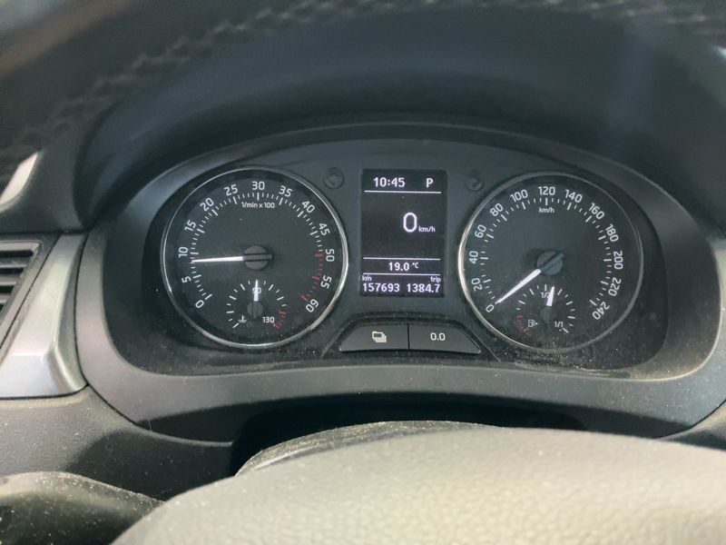 Skoda Rapid Spaceback 1.6 TDI Ambition — zdjęcie 13