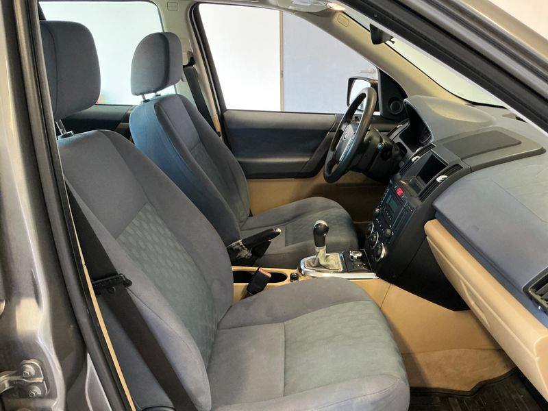 Land Rover Freelander 2.2 Td4 E — zdjęcie 3