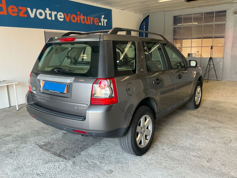 Land Rover Freelander 2.2 Td4 E — zdjęcie 2