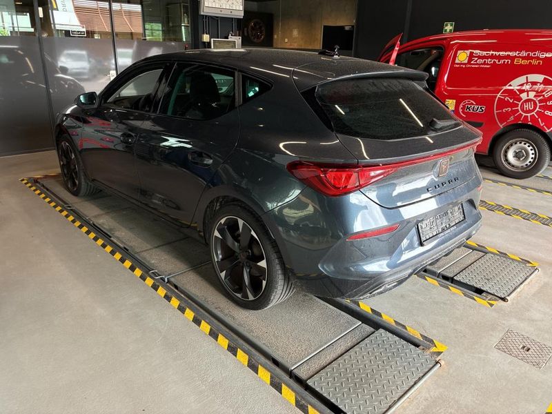 Cupra Leon 1.5 eTSI — zdjęcie 2