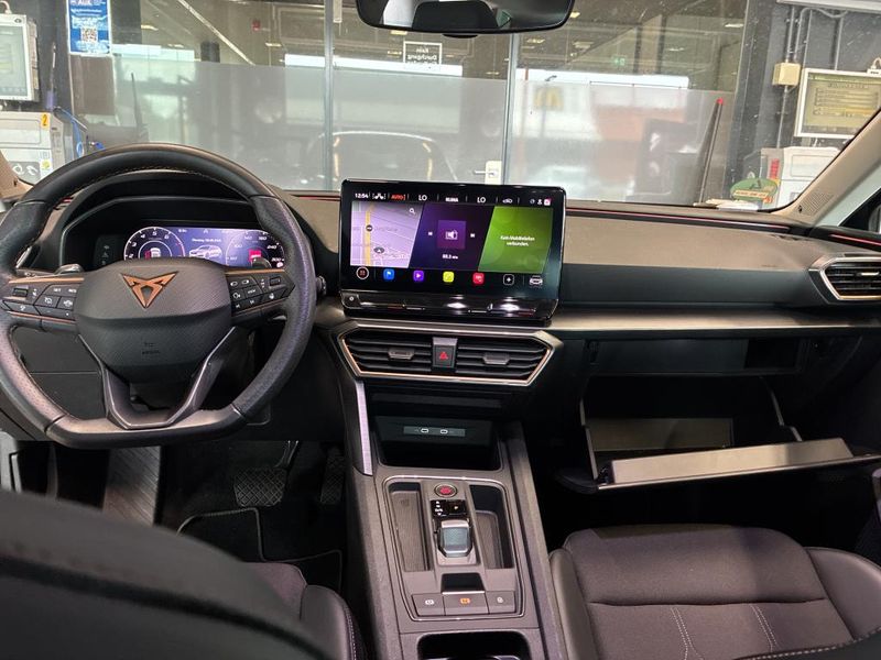 Cupra Leon 1.5 eTSI — zdjęcie 10